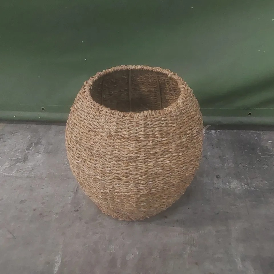 DECORATIVE WOVEN BASKET