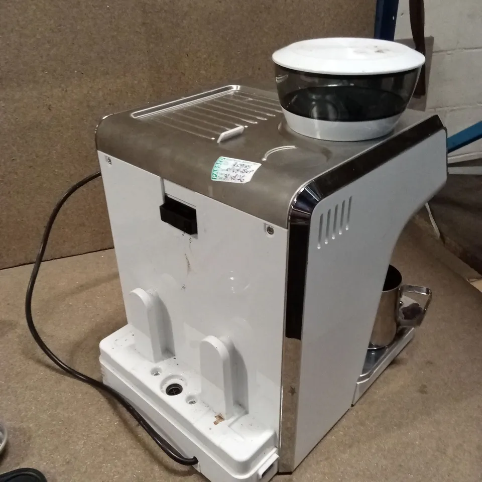 BOXED DE'LONGHI LA SPECIALISTA ARTE EC9155.W COFFEE MACHINE, WHITE