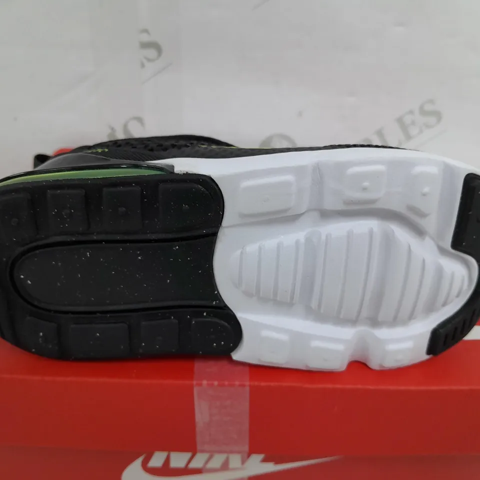BOXED PAIR OF NIKE AIR MAX 270 IN BLACK/GREEN - UK KIDS 8.5