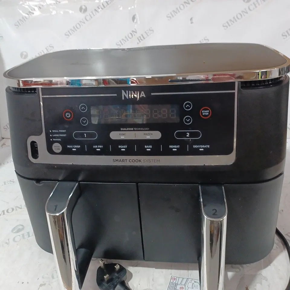 BOXED NINJA FOODI MAX DUAL ZONE AIR FRYER