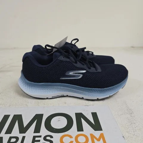 SKECHERS GO RUN CONSISTENT 2.0 BLUE TRAINERS SIZE 5 UNBOXED
