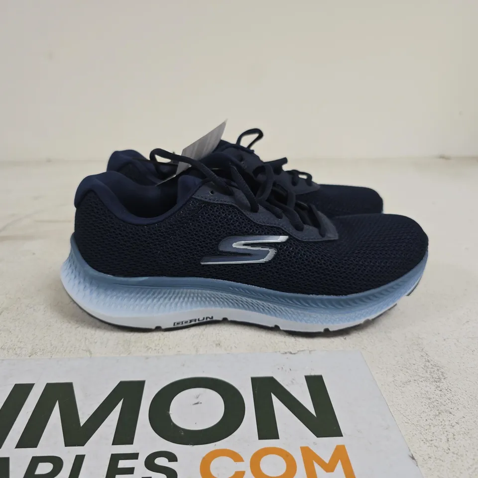 SKECHERS GO RUN CONSISTENT 2.0 BLUE TRAINERS SIZE 5 UNBOXED