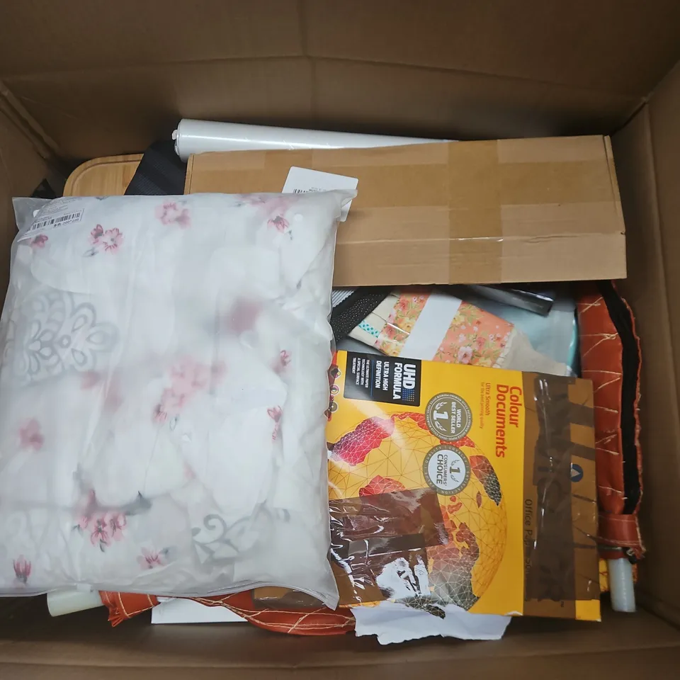 APPROXIMATELY 15 ASSORTED HOUSEHOLD PRODUCTS TO INCLUDE printer paper, airbrush holder, dusters, ETC - COLLECTION ONLY