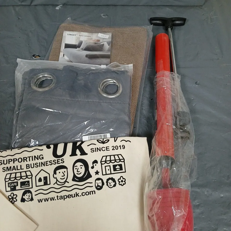 APPROXIMATELY 15 ASSORTED HOUSEHOLD ITEMS TO INCLUDE CURTAINS, SOFA COVERS, CARRIER BAGS ETC