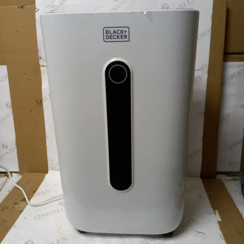 BLACK + DECKER 20 LITRE DEHUMIDIFIER 