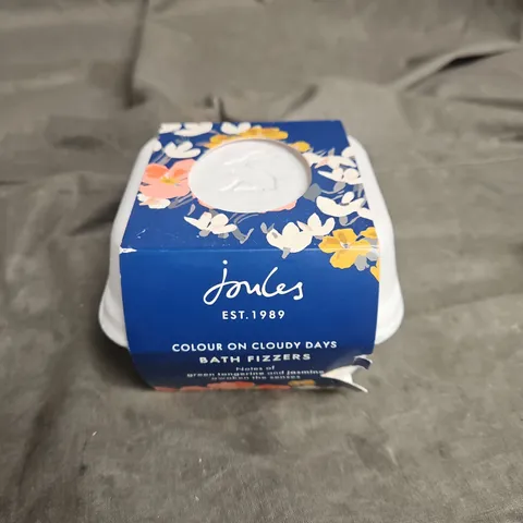 JOULES COLOUR ON CLOUDY DAYS BATH FIZZER 