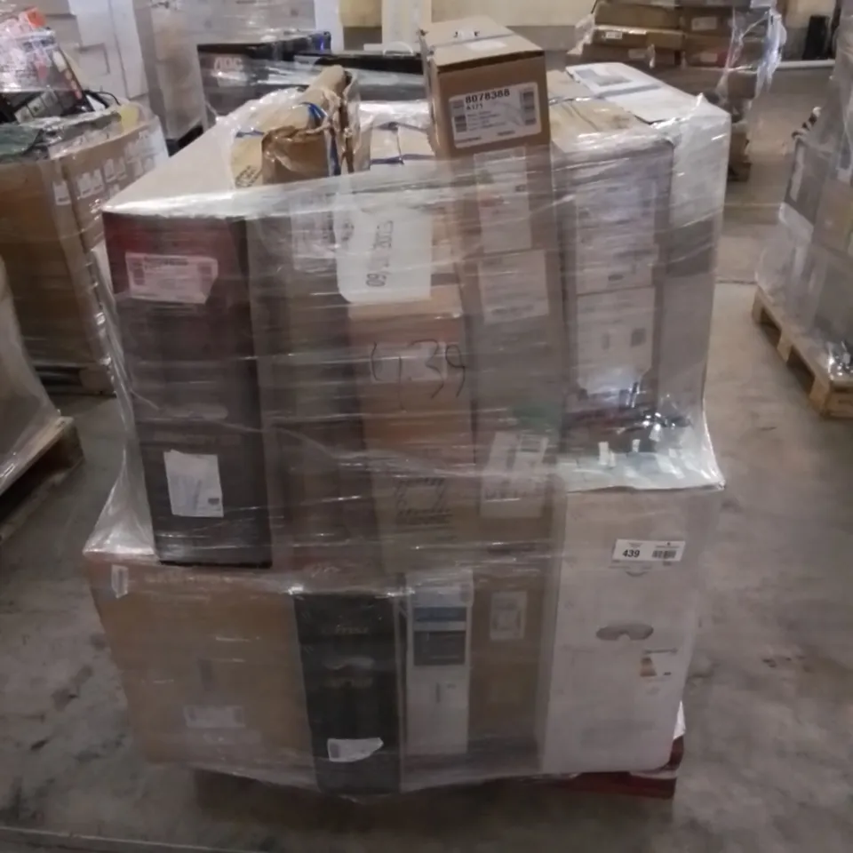 PALLET TO CONTAIN APPROXIMATELY 17 ASSORTED MONITORS INCLUDES