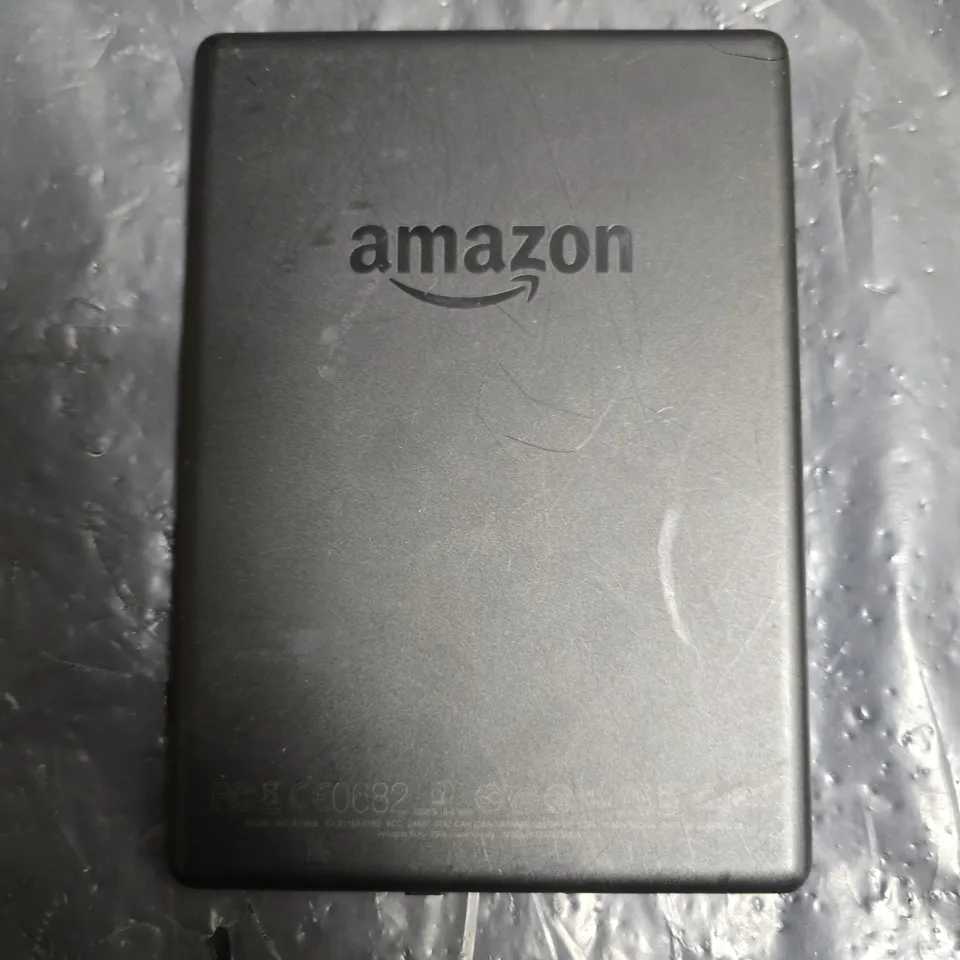 AMAZON KINDLE E-READER – BLACK