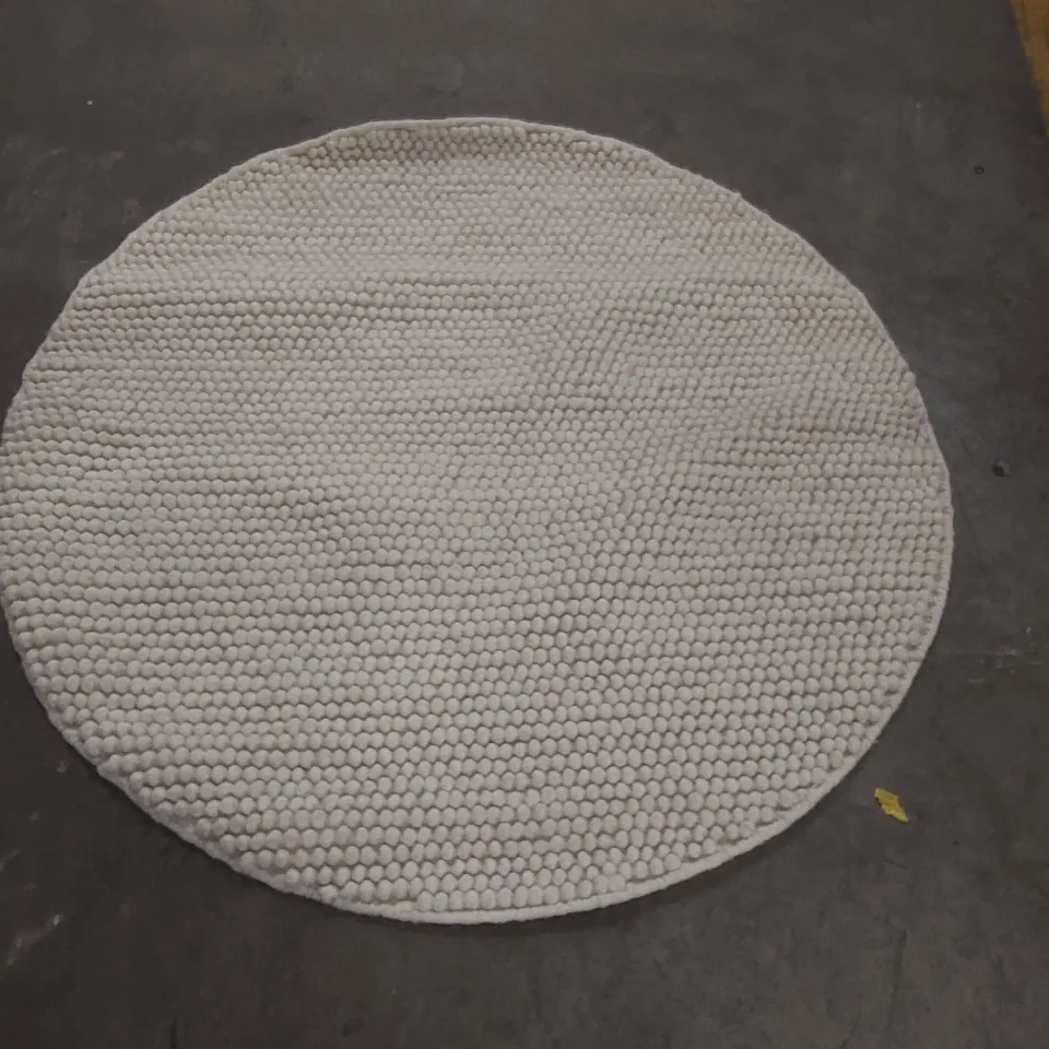 QUALITY NATURAL SOLID COLOR AREA RUG IN IVORY - 122cm D