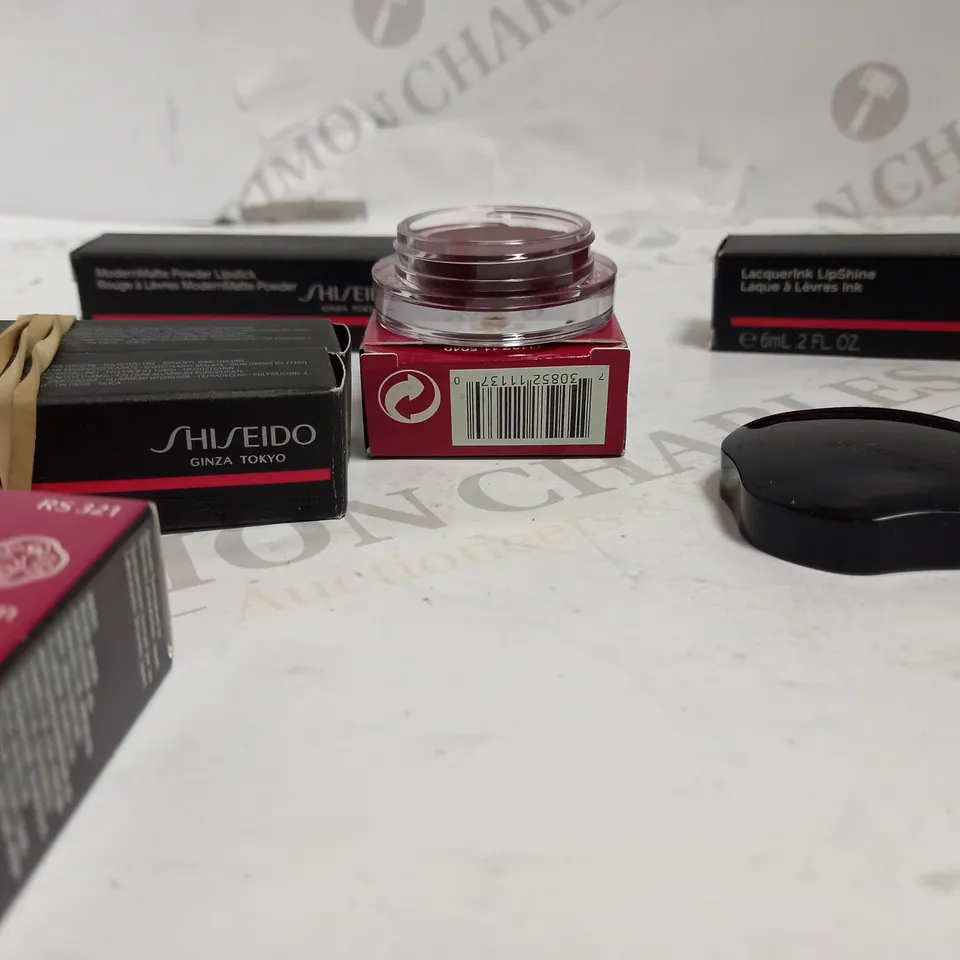 BOXED LOT OF APPROX 6 ASSORTED SHISEIDO TO INCLUDE: EYE COLOUR, LIPSTICK
