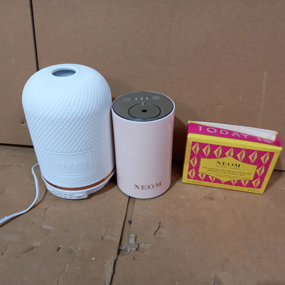 NEOM WELLBEING POD BUNDLE WITH 3 10ML ESSENTIAL OILS