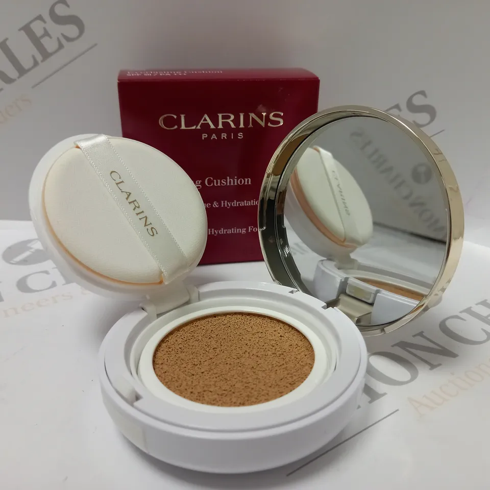 BOX OF APPROX 5 CLARINS EVERLASTING CUSHION FOUNDATIONS #108 SAND 