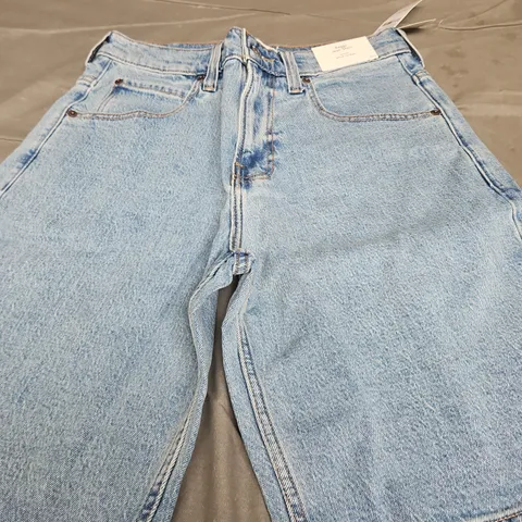 HOLLISTER BAGGY JEAN SHORT 31 WAIST