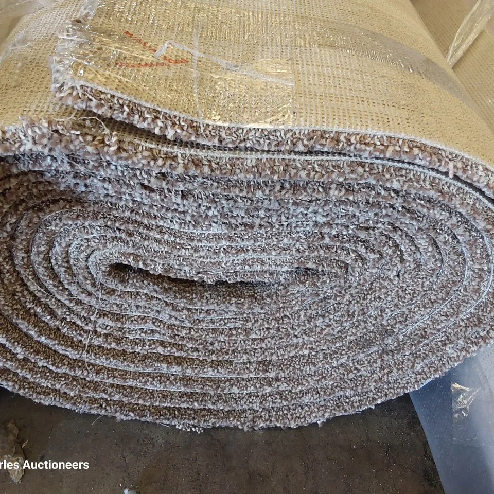 ROLL OF QUALITY HEARTLANDS ULTRA FLADBURY CARPET APPROXIMATELY 4M × 5.5M