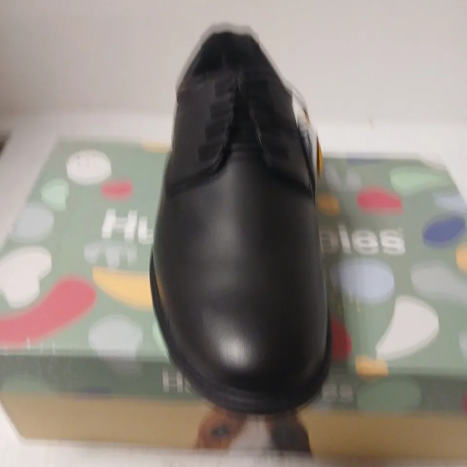 BOXED PAIR OF  HUSH PUPPIES BLACK LEATHER OXFORD SHOES - UK 9