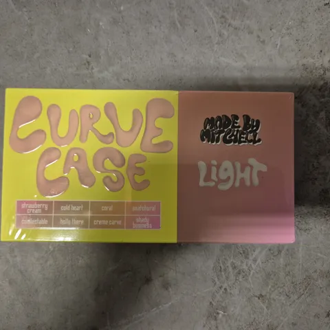 SEALED MADE BY MITCHELL CURVE CASE CREAM BLUSHER/BRONZER PALETTE - LIGHT