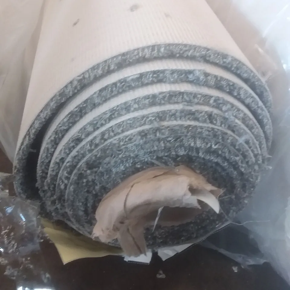 ROLL OF QUALITY ADDICTION 973 LEAD CARPET APPROXIMATELY 5X6.4M