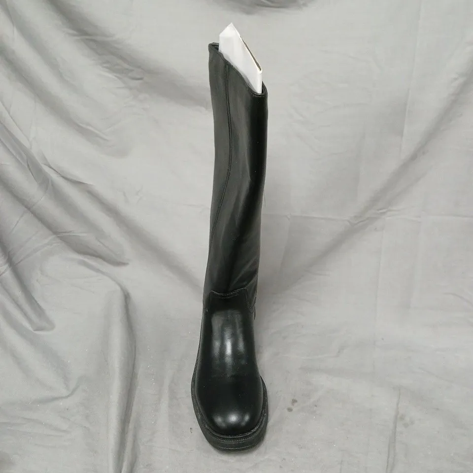 NEW LOOK WOMEN'S BLACK LEATHER KNEE-HIGH BOOTS, UK SIZE 4. UNBOXED