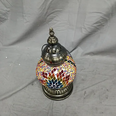 MOSAIC GLASS TABLE LAMP WITH BRASS BASE – MULTICOLOURED SHADE
