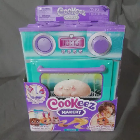 COOKEEZ MAKERY OVEN PLAYSET - BAKED TREATS 