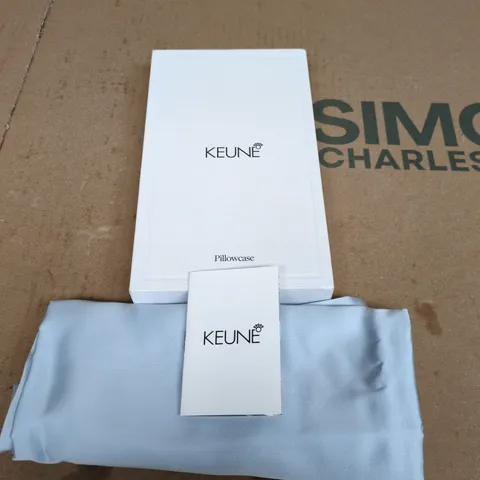 KEUNE PILLOWCASE – LIGHT BLUE PILLOWCASE WITH PRESENTATION BOX