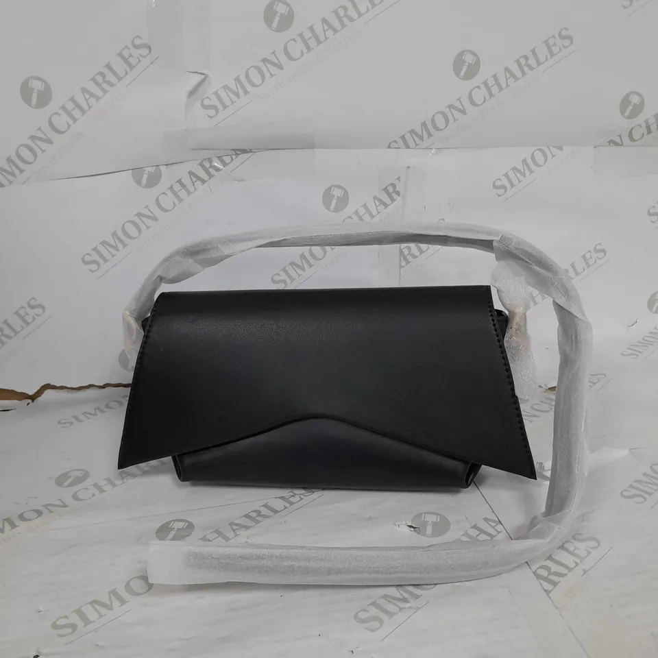 CHARLES & KEITH BUCKLE STRAP HANDBAG IN BLACK ONE SIZE