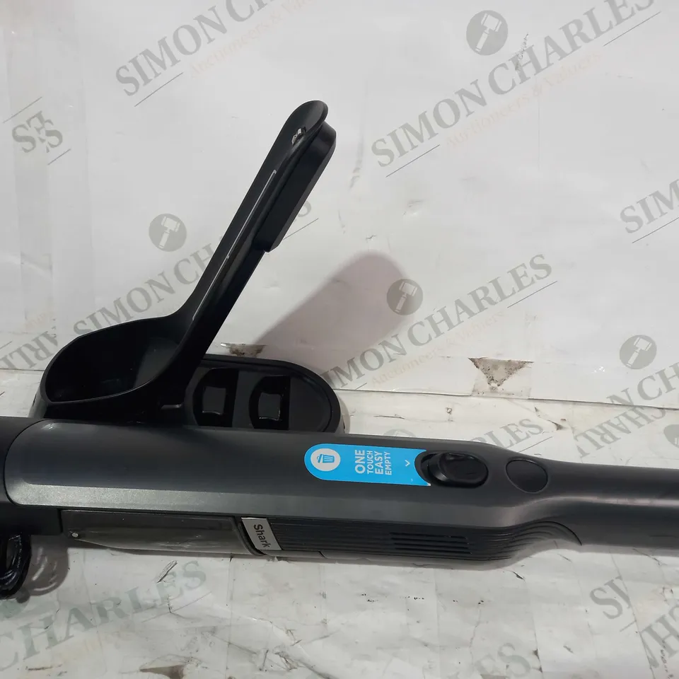 SHARK CORDLESS HANDHELD VACUUM CLEANER