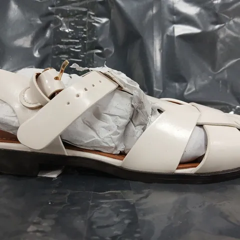 PAIR OF ZARA SANDALS IN OFF WHITE SIZE EU 38