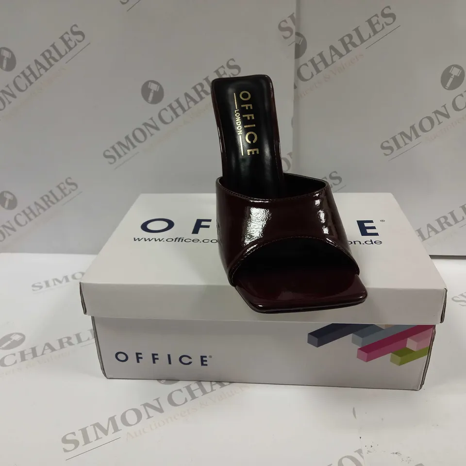 BOXED PAIR OF OFFICE LONDON HEIDI SQUARE TOE MULES IN BURGUNDY UK SIZE 7 
