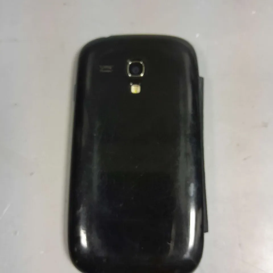 SAMSUNG GT-I8200N SMARTPHONE 