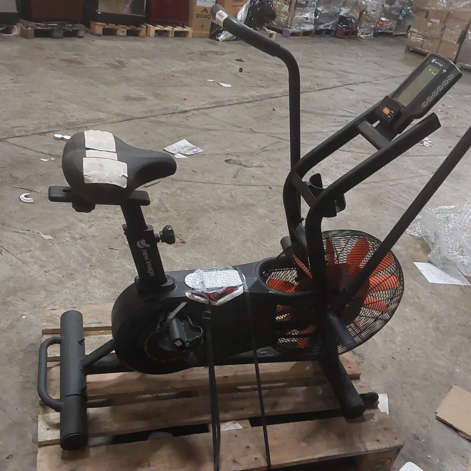 NEWIMAGE CYCLONE X3 AIR ASSAULT BIKE