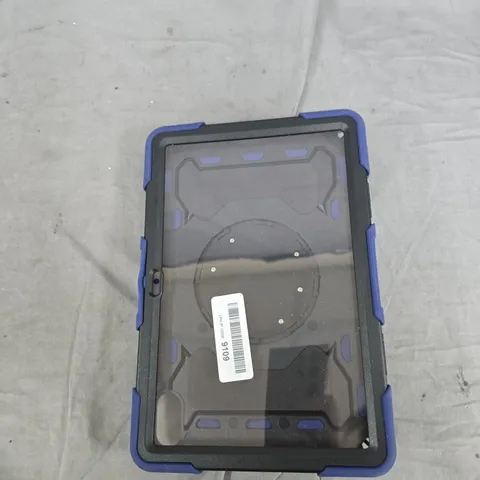 BOX OF APPROXIMATELY 20 HOUSEHOLD ITEMS TO INCLUDE:TABLET CASE, BALLOONS AND RECORD CARDS