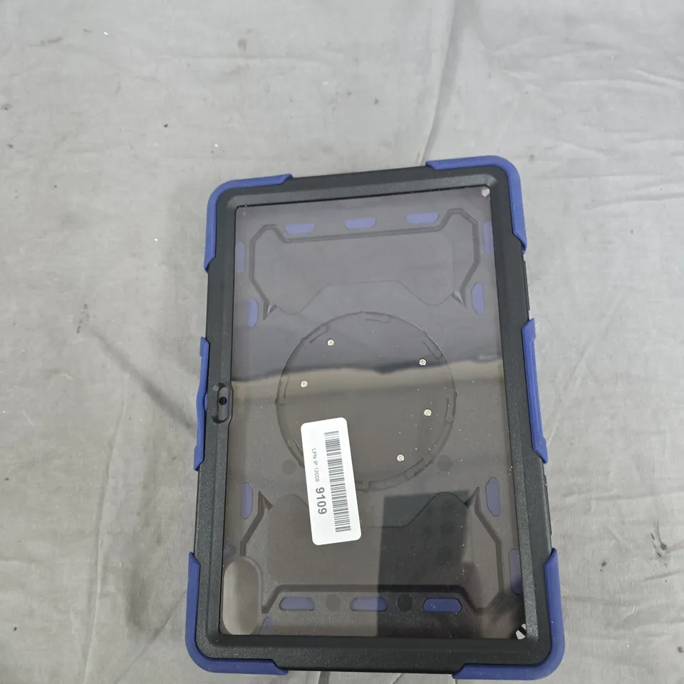 BOX OF APPROXIMATELY 20 HOUSEHOLD ITEMS TO INCLUDE:TABLET CASE, BALLOONS AND RECORD CARDS