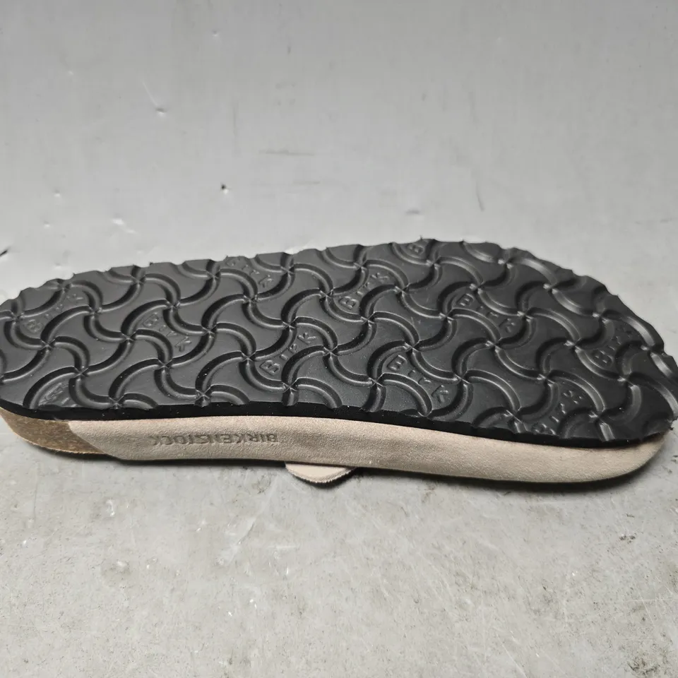 BIRKENSTOCK LIGHT GREY SLIP ON CLOG - SIZE UNSPECIFIED 