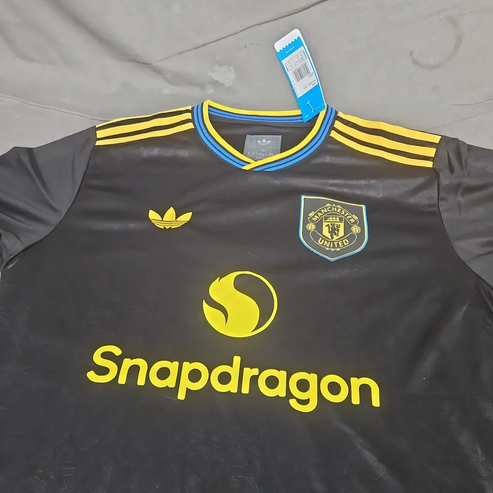 MANCHESTER UNITED FC AWAY JERSEY - SIZE XL