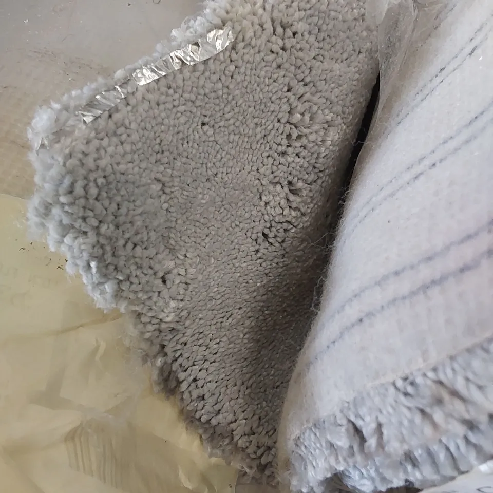 ROLL OF QUALITY SUBLIME OCEAN AIR CARPET  // SIZE: APPROX 5 X 6m