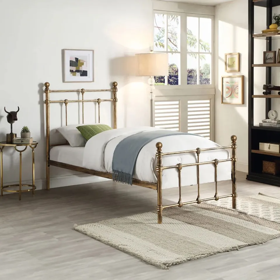 BOXED BAYFORD ANTIQUE BRASS METAL SINGLE BED (2 BOXES)