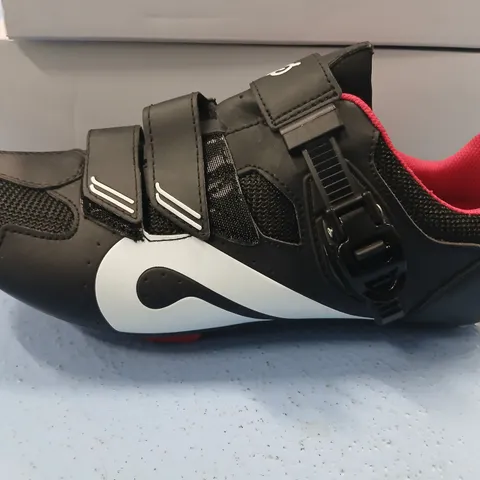 PELOTON CYCLING SHOES – BLACK WITH RED INTERIOR, VELCRO STRAPS USED SIZE 46