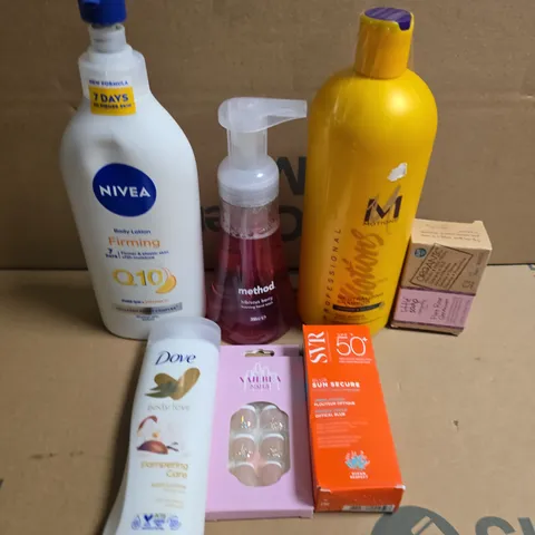 APPROXIMATELY 15 ASSORTED HEALTH & BEAUTY PRODUCTS TO INCLUDE NIVEA, DOVE AND METHOD 