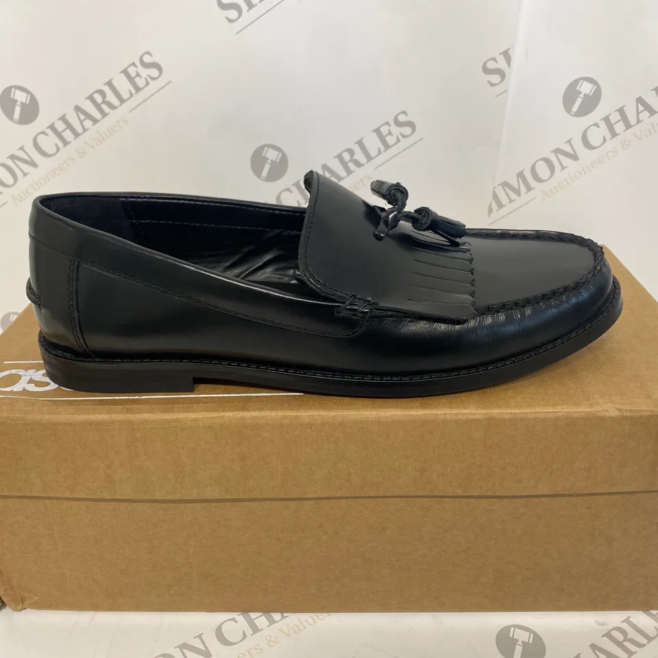 BOXED PAIR OF ASOS BLACK SHOES SIZE 9