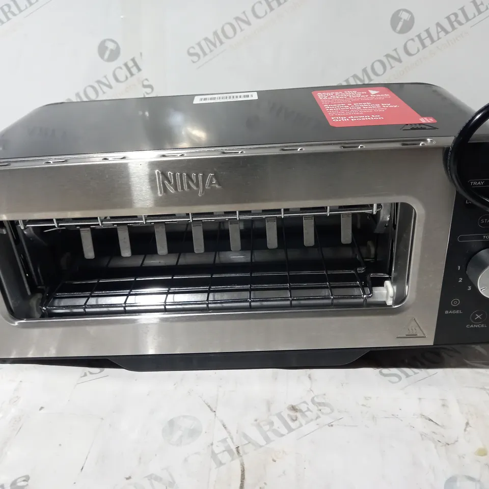 BOXED OUTLET NINJA 2 IN 1 TOASTER& GRILL ST100UK