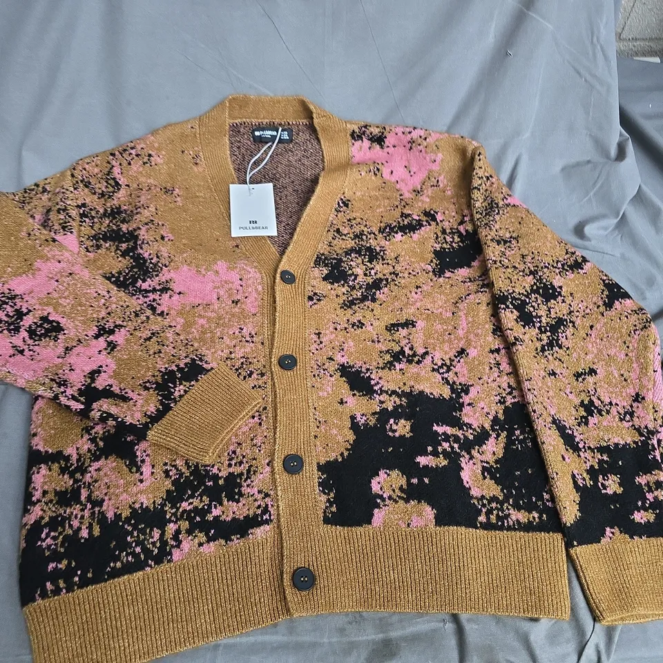 PULL & BEAR V-NECK BROWN PATTERNED CARDIGAN - S-M