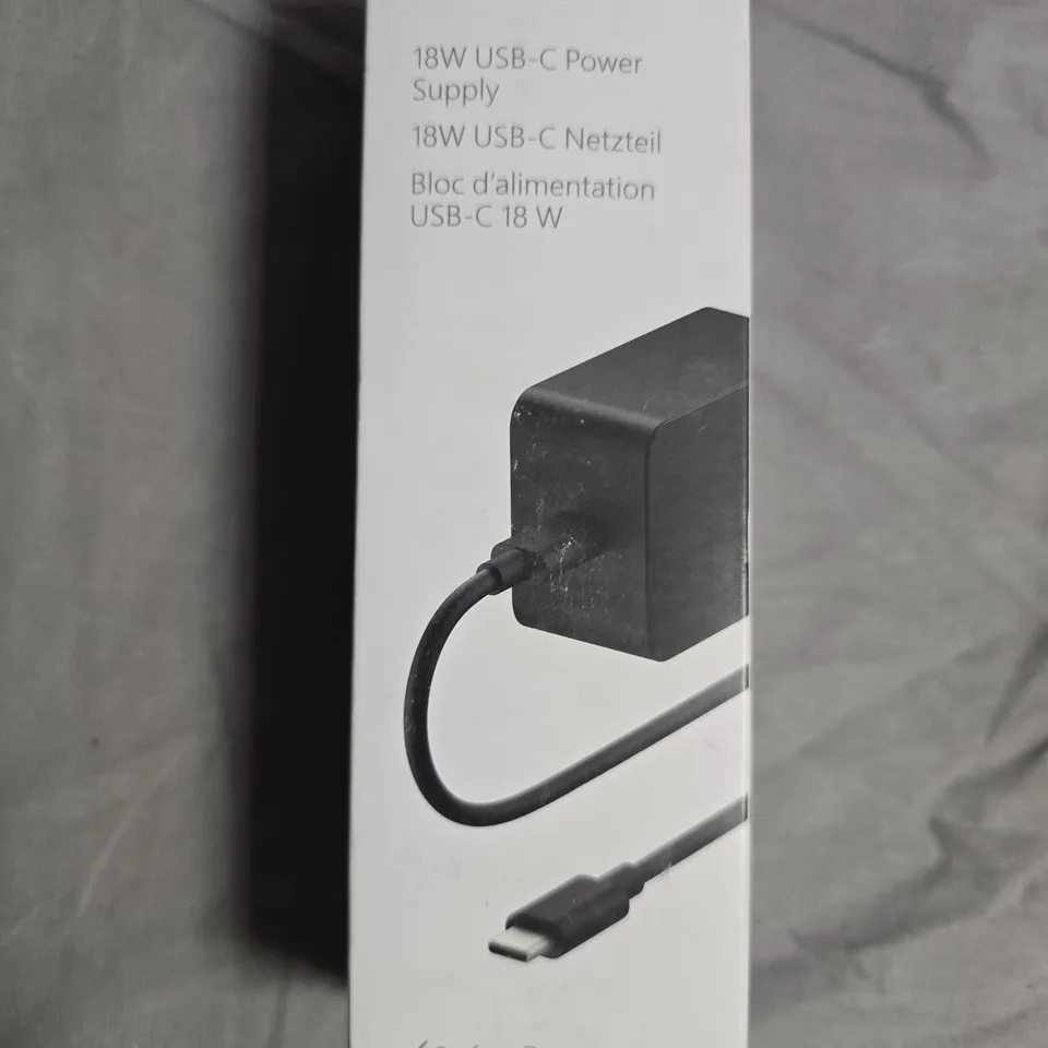 BOX OF APPROXIMATELY 15 ASSORTED ITEMS TO INCLUDE HP 230 WIRELESS KEYBOARD & MOUSE COMBO, MICROSOFT SURFACE 18W USB-C POWER SUPPLY, ETC - COLLECTION ONLY