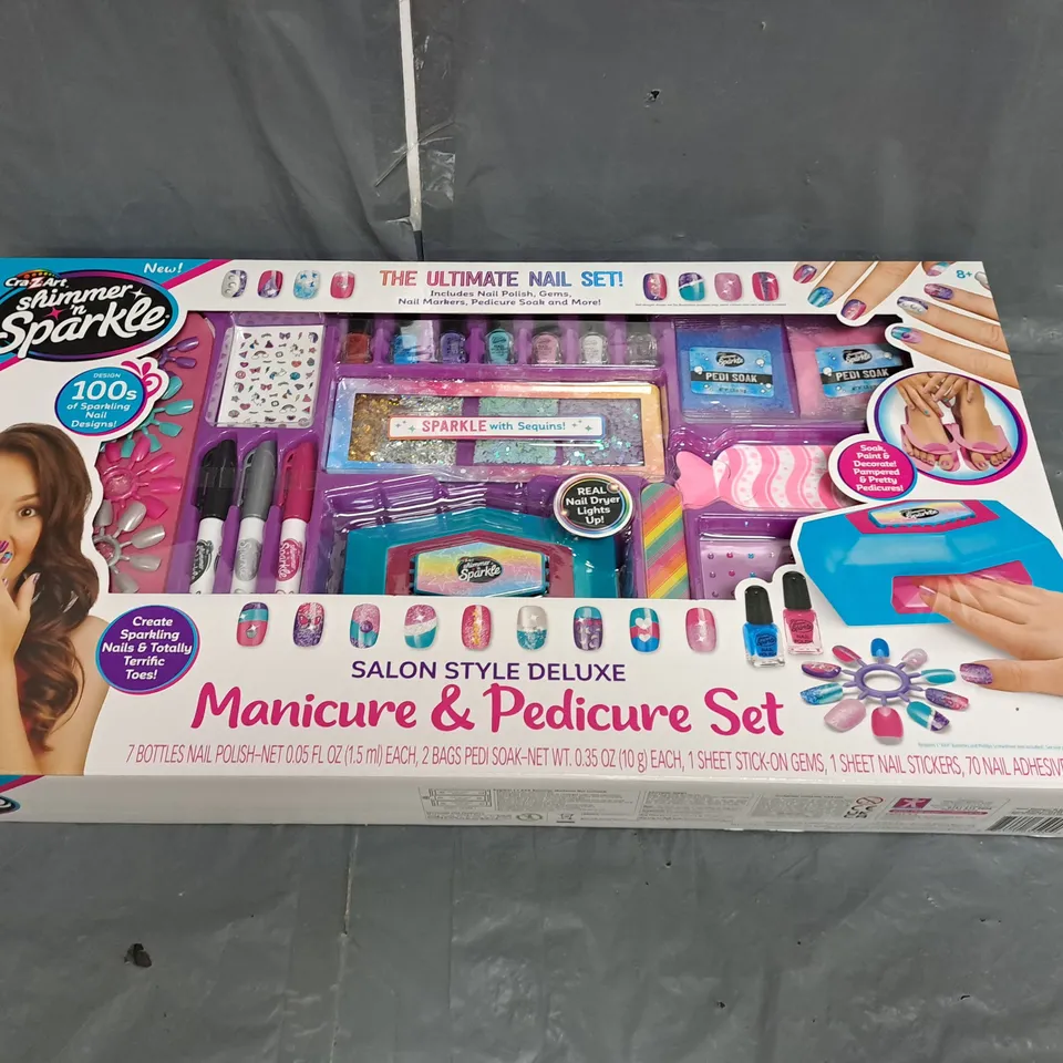 SIMMER AND SPARKLE SALON STYLE DELUXE MANICURE AND PEDICURE SET