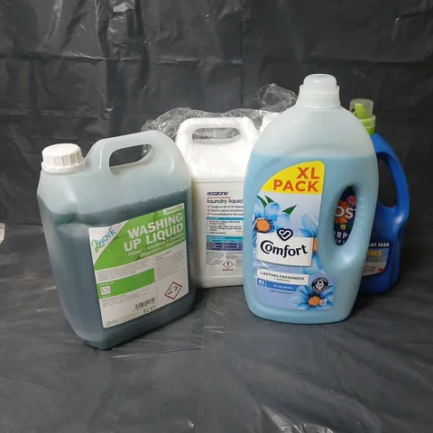 APPROXIMATELY 4 ASSORTED OVERSIZED LIQUIDS TO INCLUDE WASHING UP LIQUID, LIQUID PLANT FEED, COMFORT BLUE SKIES, ETC - COLLECTION ONLY