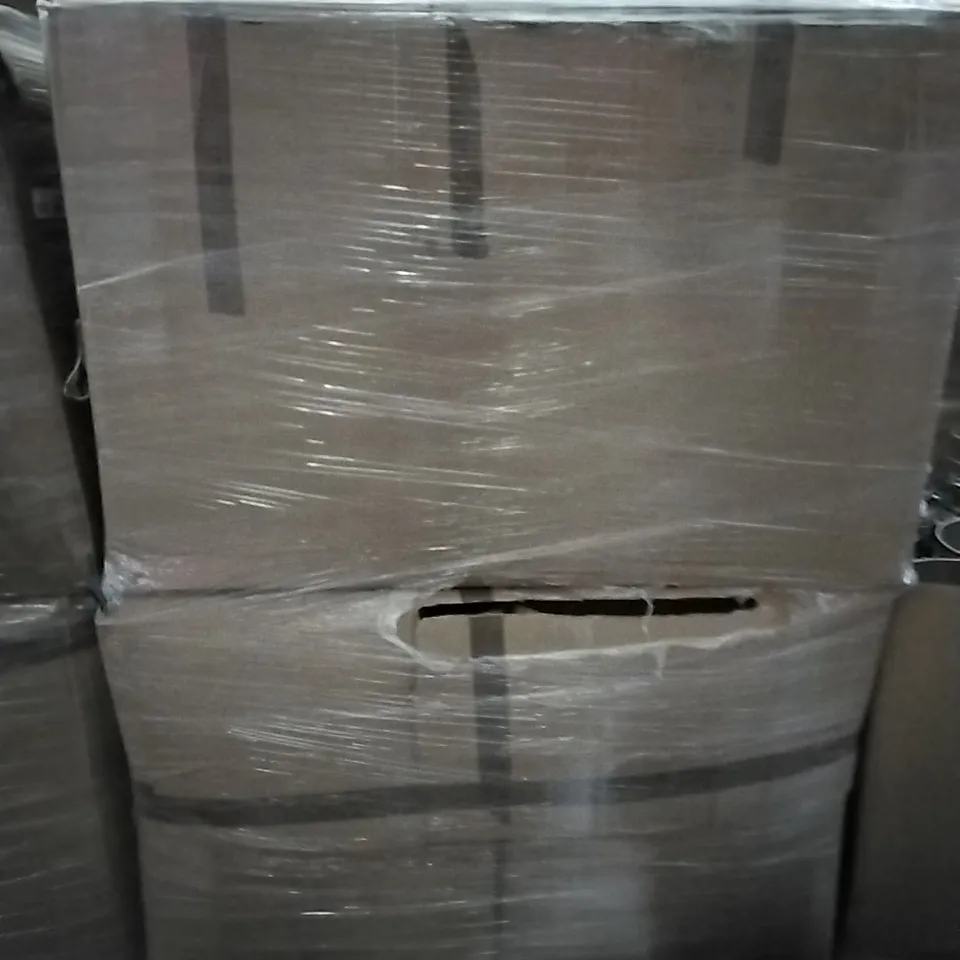 PALLET OF ASSORTED ITEMS TO INCLUDE: POUFFES, BODY PILLOW, DUVET ETC