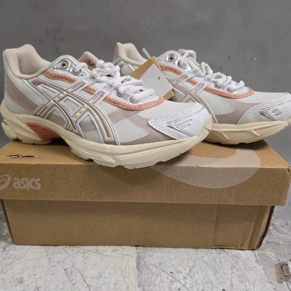 BOXED PAIR OF ASICS TRAINERS IN WHITE/CORAL SIZE UK 4