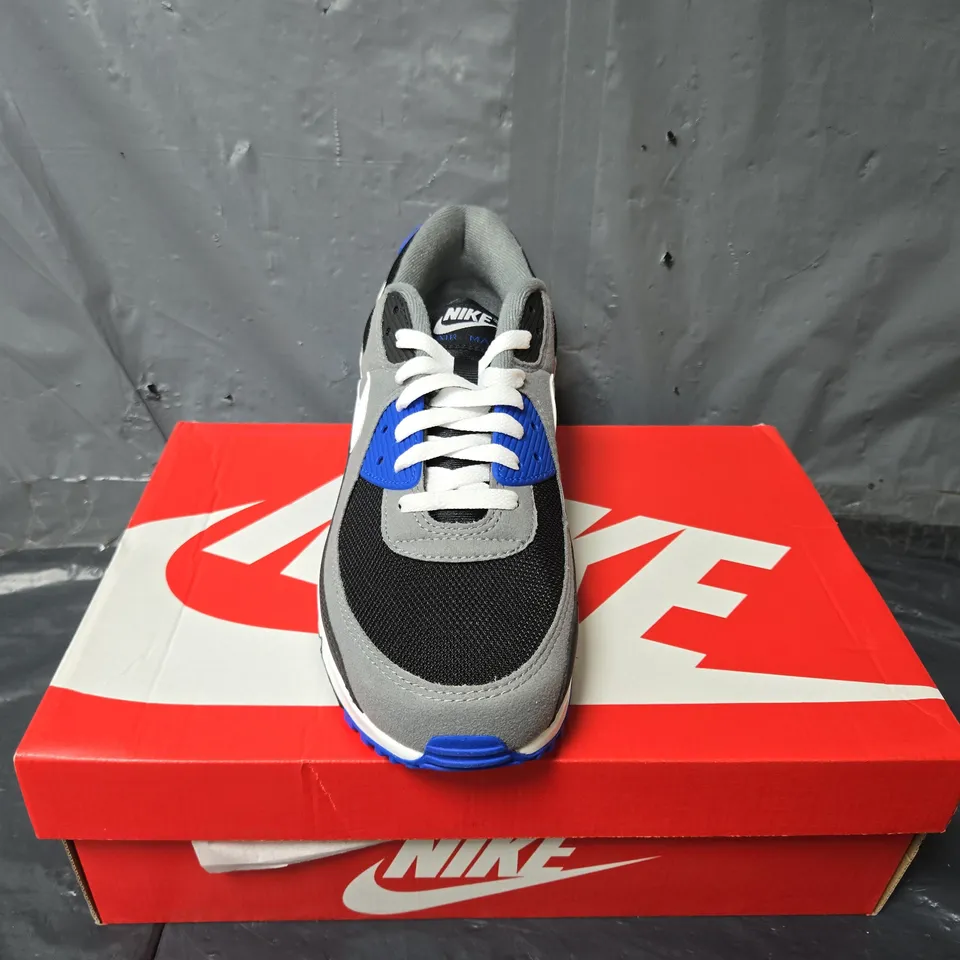 BOXED PAIR OF NIKE AIR MAX 90 TRAINERS IN BLACK/BLUE - UK 9