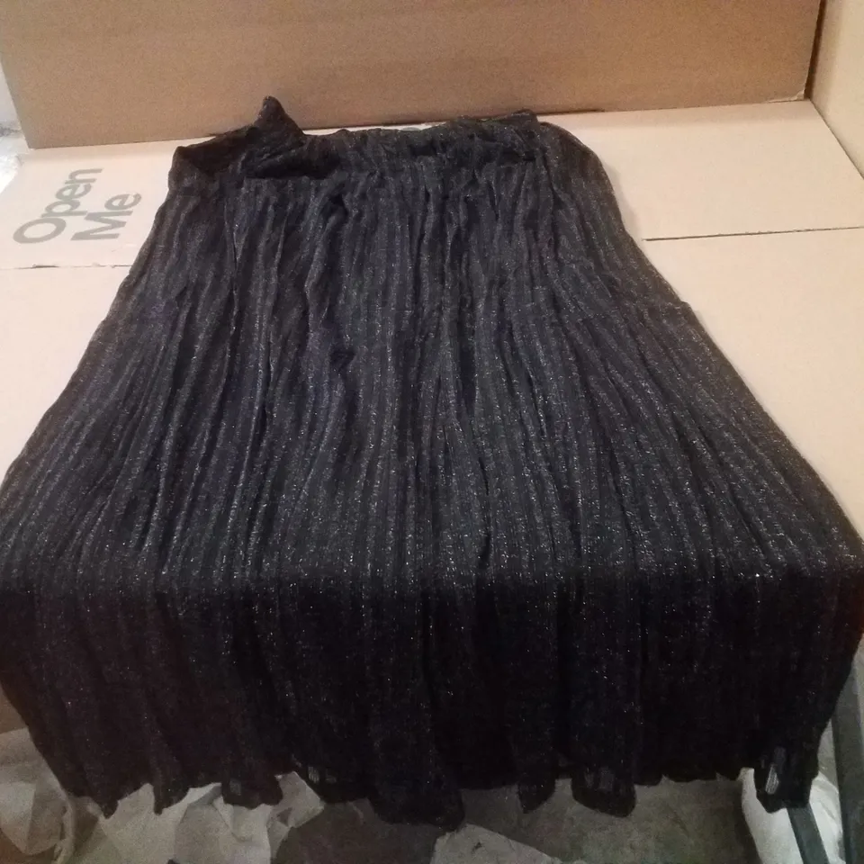 BOX CONTAINING APPROXIMATELY 9 BRAND NEW JD WILLIAMS BLACK GLITTER MAXI SKIRT - SIZE 12