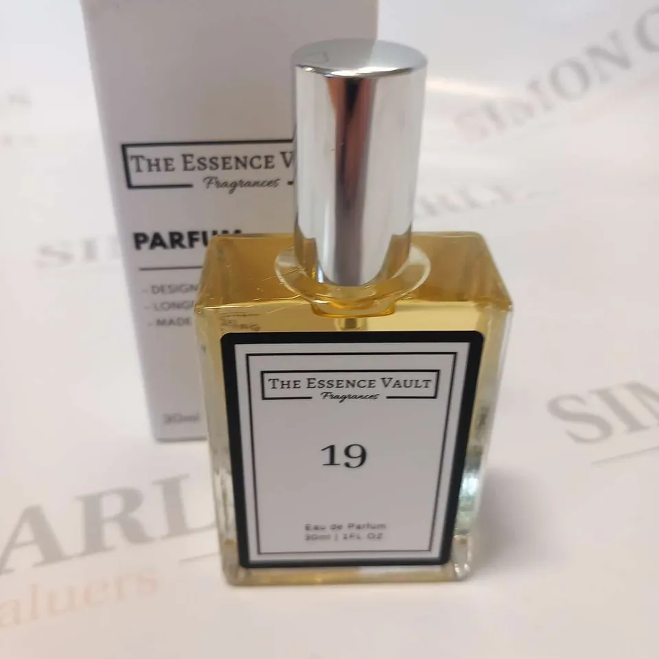 BOXED THE ESSENCE VAULT FRAGRANCES PARFUM NO 19 30ML